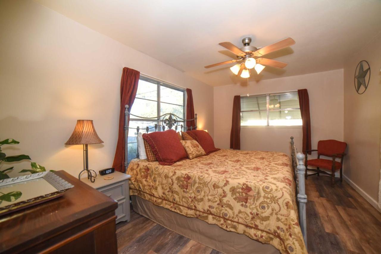 Fredericksburg Home 8 Blocks To Main St And Wineries Ngoại thất bức ảnh
